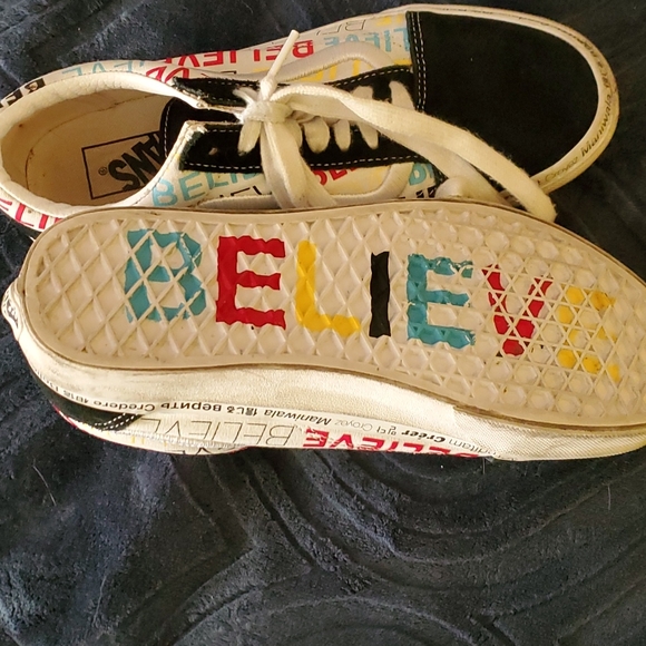 Vans womans 8.5 yellow black red and blue - Picture 4 of 4